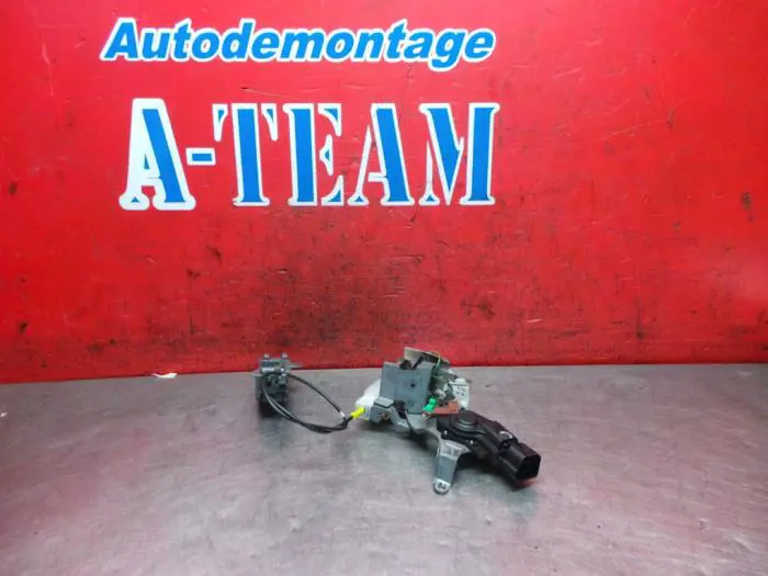 Rear door lock mechanism 4-door, left Toyota Aygo