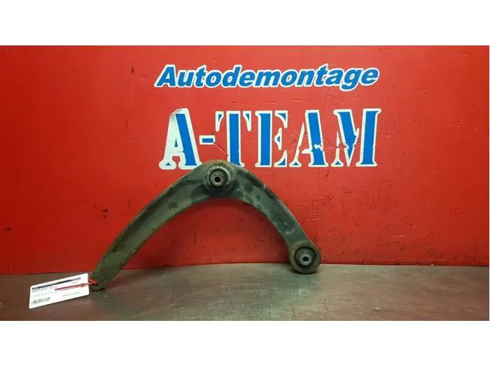 Front wishbone, right Peugeot 308