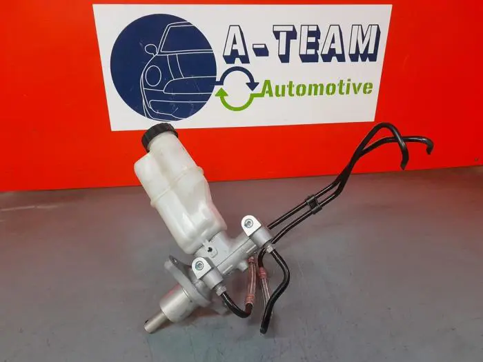 Master cylinder Peugeot 508