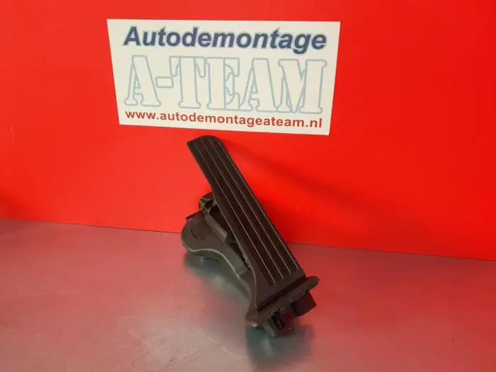 Accelerator pedal Volkswagen Passat