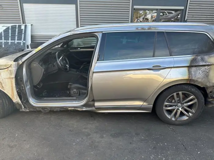 Rear door 4-door, left Volkswagen Passat