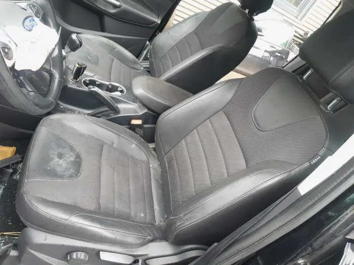 Seat, left Ford Kuga