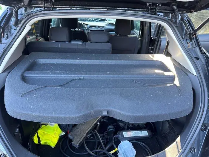 Parcel shelf Nissan Leaf