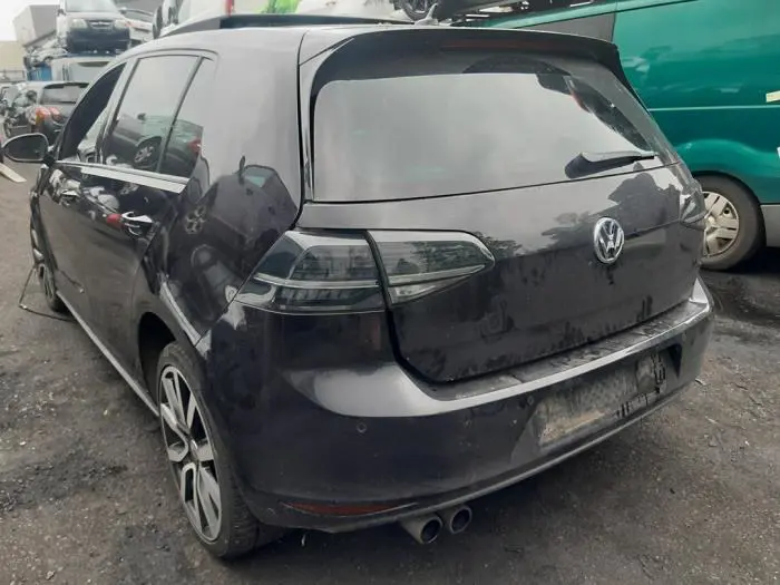 Ruitenwissermotor achter Volkswagen Golf