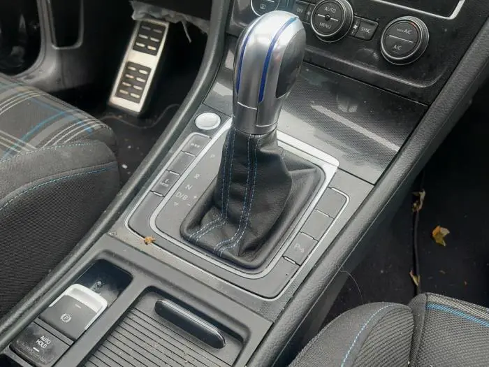 Automatic gear selector Volkswagen Golf