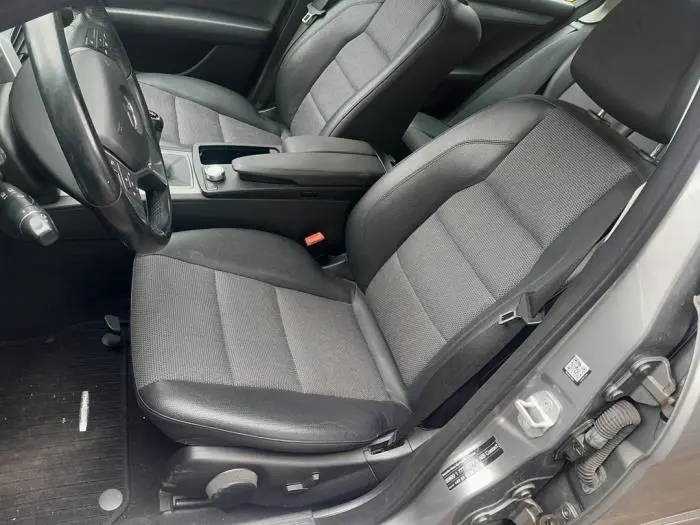 Seat, left Mercedes C-Klasse