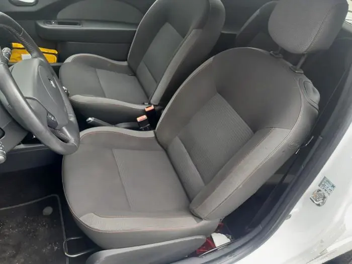 Seat, left Renault Twingo