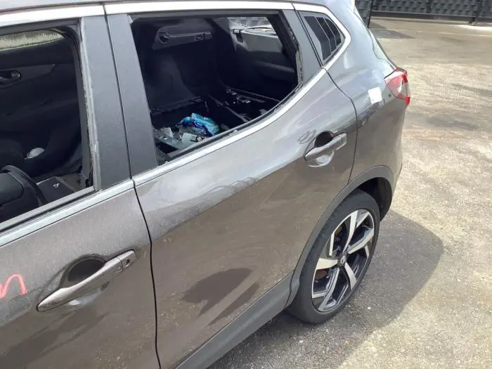 Rear door 4-door, left Nissan Qashqai+2