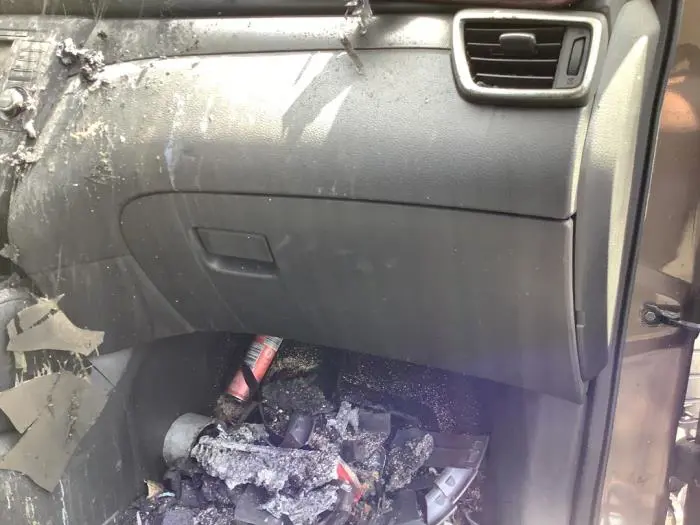 Glovebox Nissan Qashqai