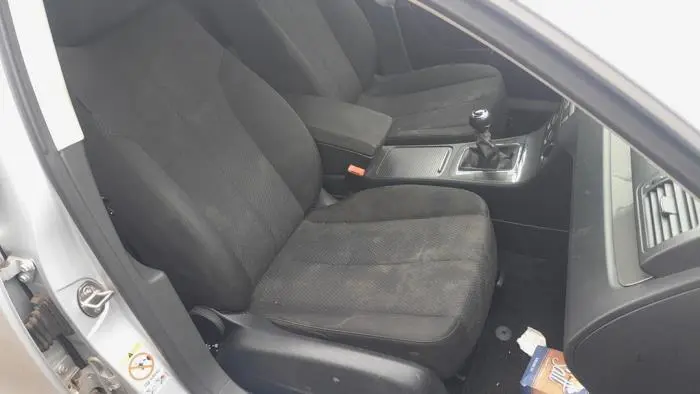 Seat, right Volkswagen Passat