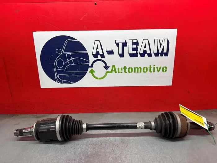 Front drive shaft, left Toyota Yaris Cross