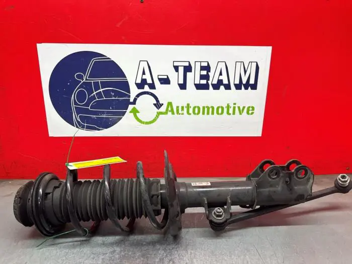 Fronts shock absorber, left Toyota Yaris Cross