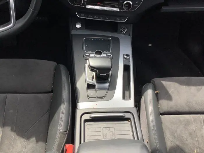 Middle console Audi Q5