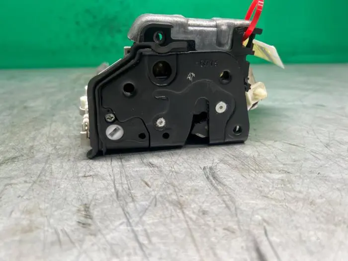 Front door lock mechanism 4-door, right Audi Q5