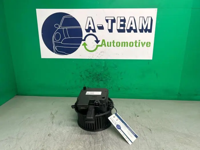 Heating and ventilation fan motor Audi Q5