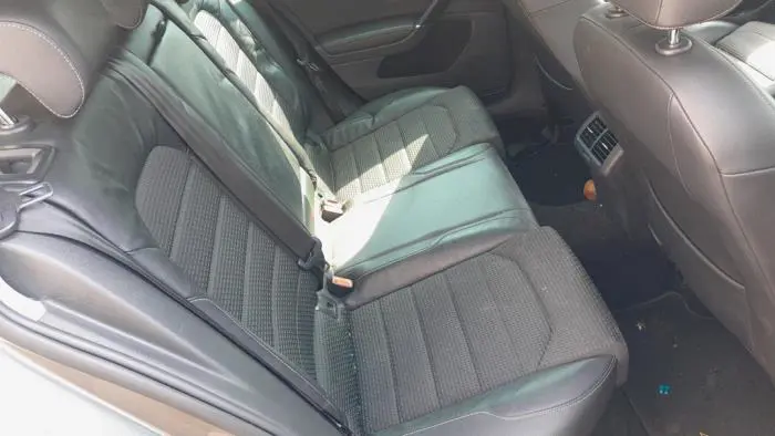 Rear seatbelt, left Volkswagen Golf