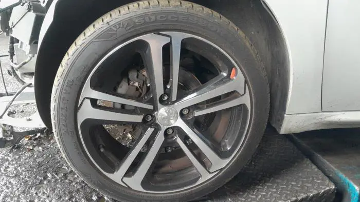 Set of wheels + tyres Peugeot 208