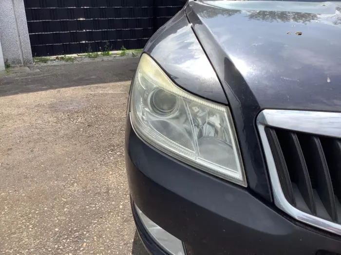 Headlight, right Skoda Octavia