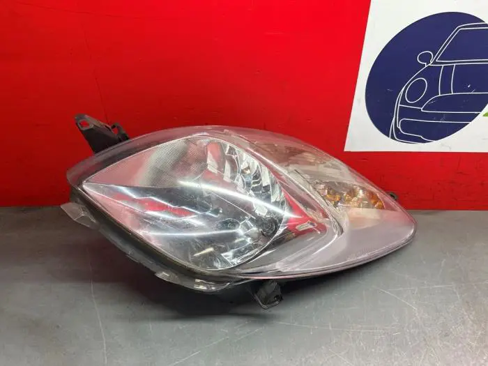 Headlight, left Toyota Yaris