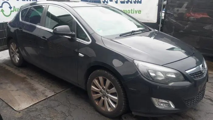 Velgen set + banden Opel Astra