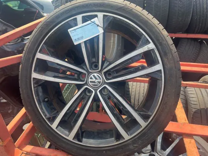 Wheel + tyre Volkswagen Golf