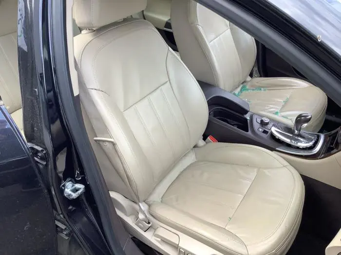 Seat, left Opel Insignia