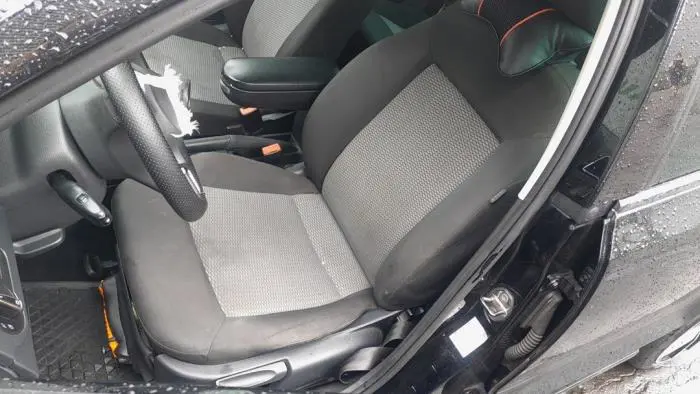 Seat, left Volkswagen Polo