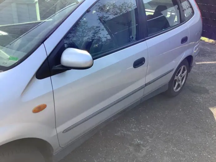 Door 4-door, front left Nissan Almera Tino