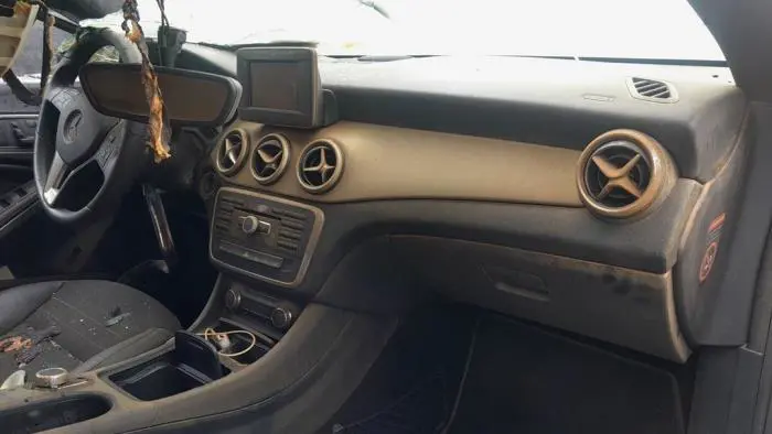 Glovebox Mercedes CLA