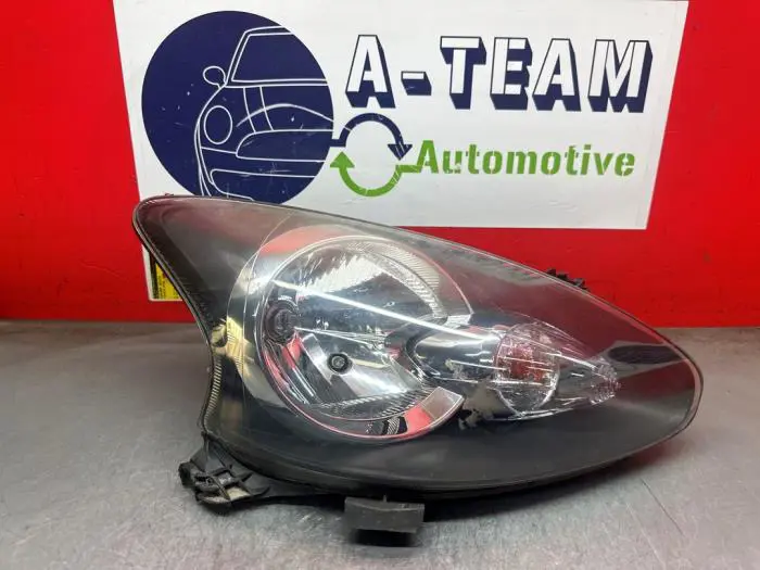 Headlight, right Toyota Aygo