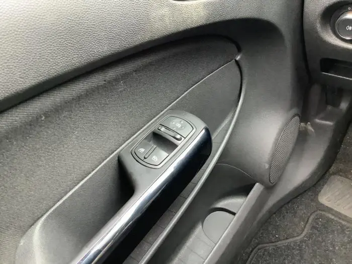 Electric window switch Opel Corsa