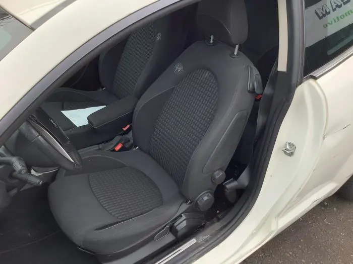 Seat, left Alfa Romeo Mito