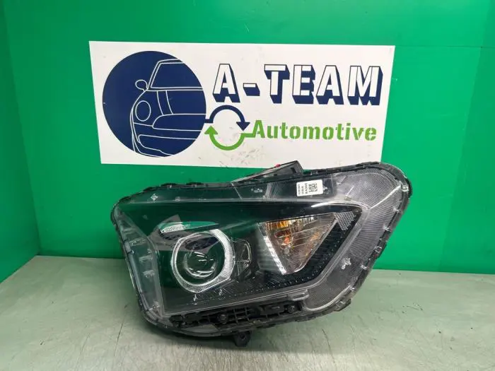 Headlight, right Hyundai Bayon