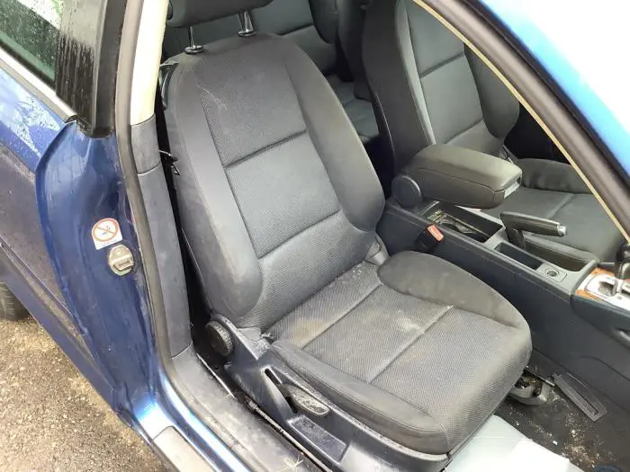 Seat, right Audi A3