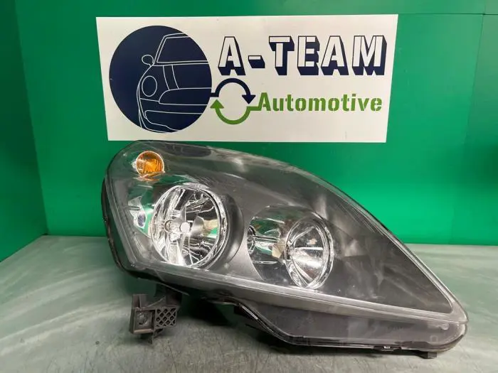 Headlight, right Opel Zafira B