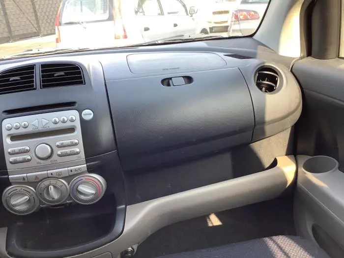 Glovebox Daihatsu Sirion