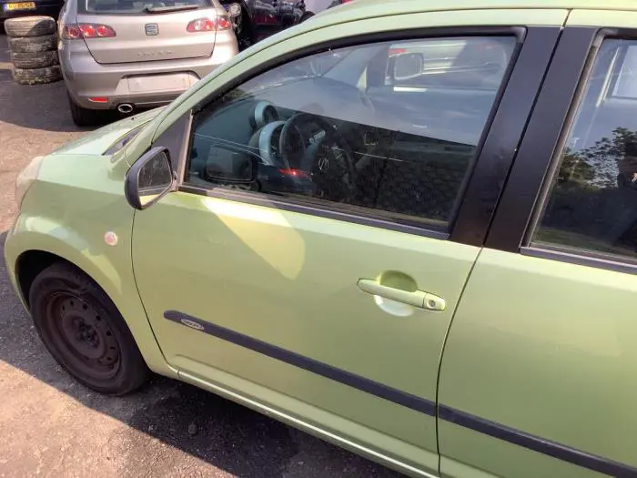 Door 4-door, front left Daihatsu Sirion