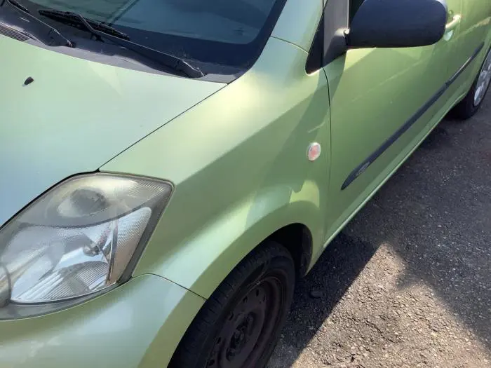 Front wing, left Daihatsu Sirion