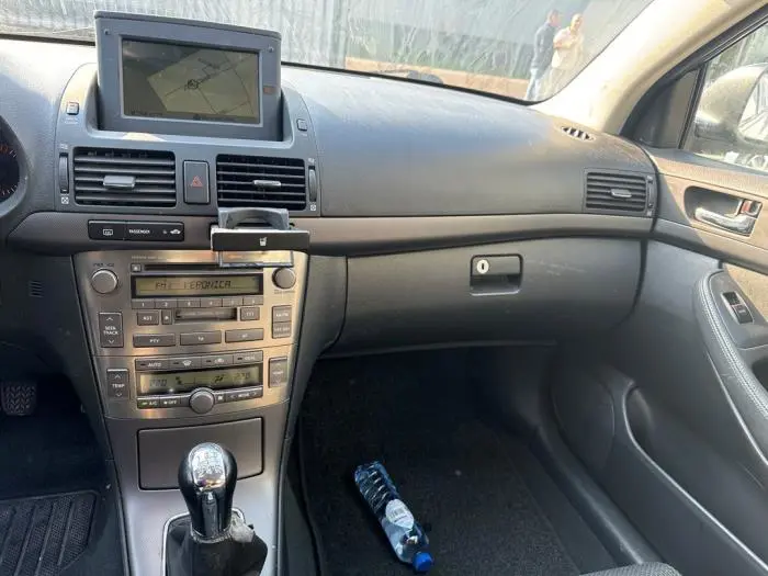 Radio CD player Toyota Avensis