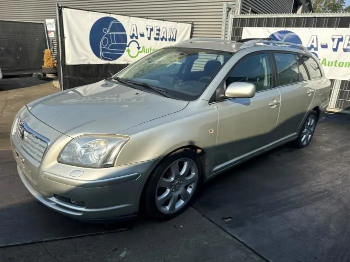 Door 4-door, front left Toyota Avensis