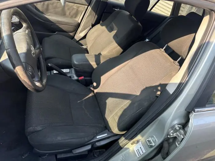 Seat, left Toyota Avensis