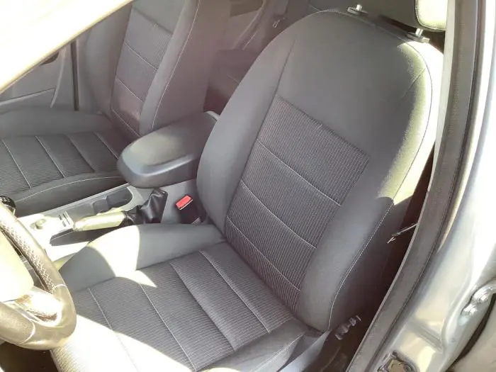 Seat, left Ford Focus