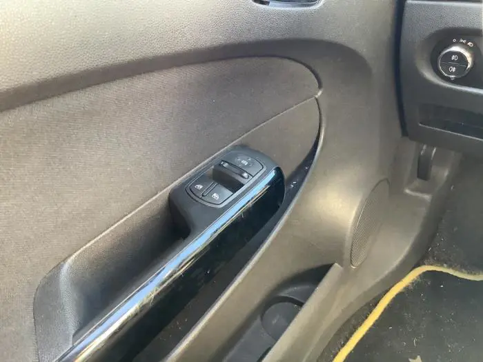 Electric window switch Opel Corsa