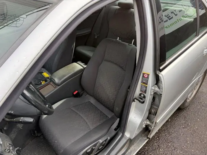 Seat, left Mercedes C-Klasse