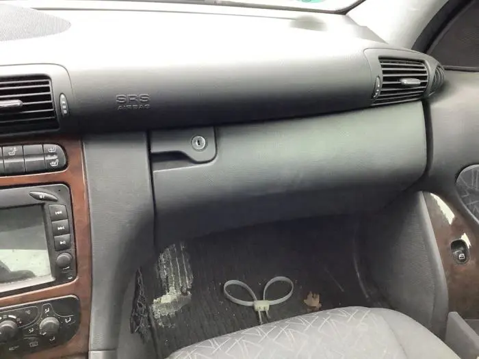 Glovebox Mercedes C-Klasse