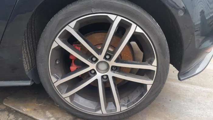 Wheel + tyre Volkswagen Golf