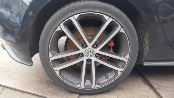 Wheel + tyre Volkswagen Golf