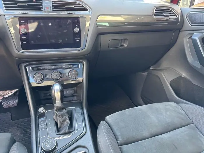 Radiotrim Volkswagen Tiguan