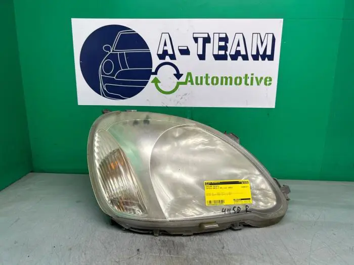 Headlight, right Toyota Yaris