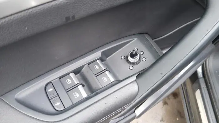 Electric window switch Audi Q5